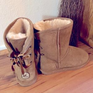 Bearpaw Bow Elizabeth Boots